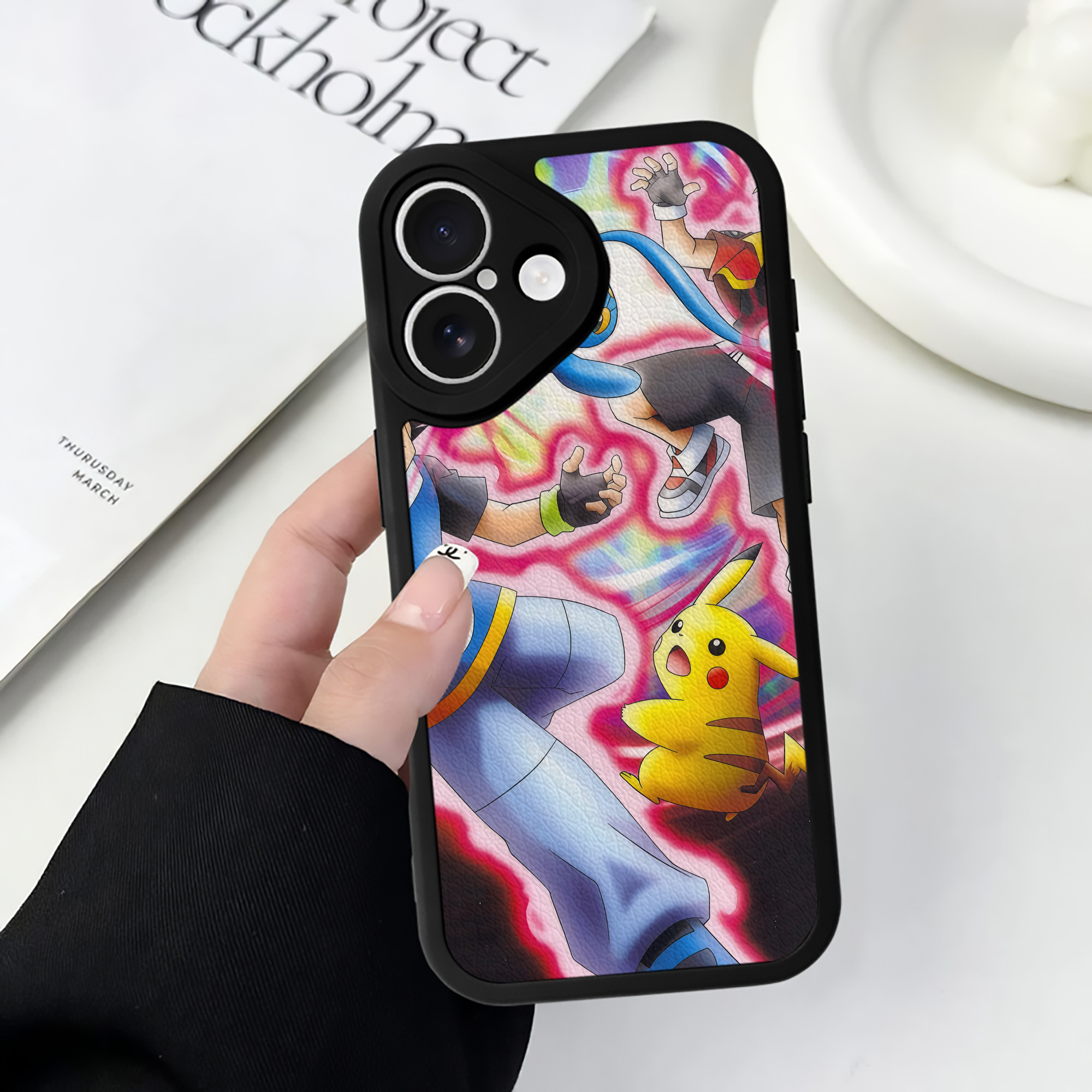 （画像用） ポケットモンスター Pokémon 【iPhone 16シリーズ対応】シリコンスマホケース（レザー調） 材質：シリコン